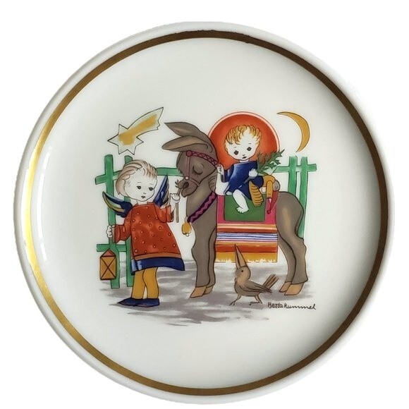 4" Sacred Journey The Berta Hummel Museum Miniature Collection Plate - Picture 1 of 3
